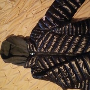 NWT. Guess jacket shiny parachute material double zipper vest zipper on inside